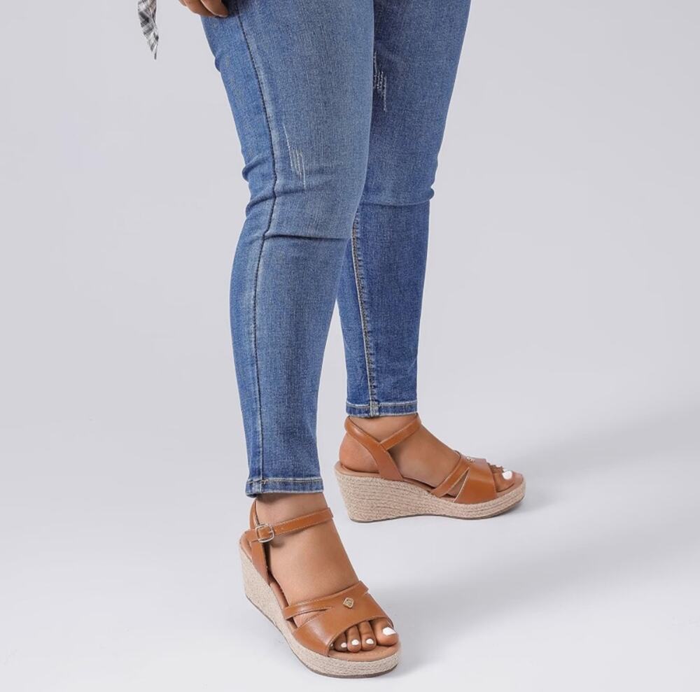 Ep. MSRP $50 NWOB RUIEE WOMENS TAN ESPADRILLE WEDGE SANDALS ♡SIZE 8 WIDE♡